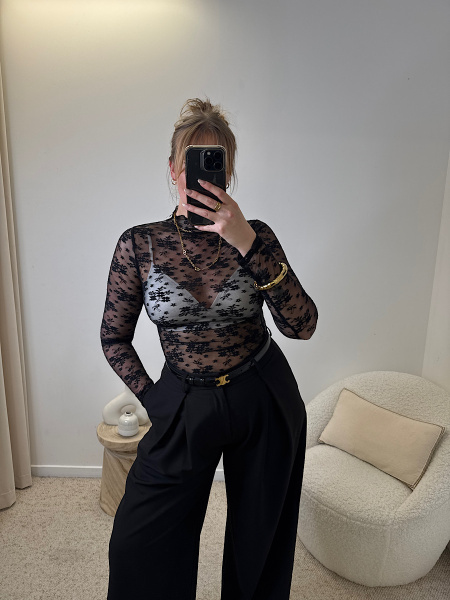 Top en dentelle noir