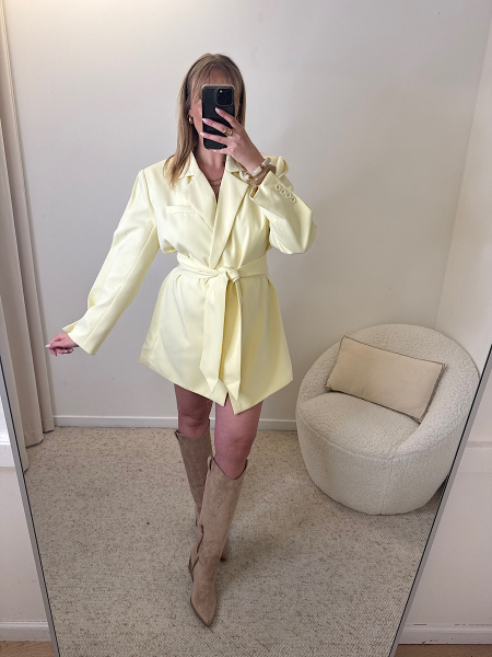 Robe blazer ceinturée