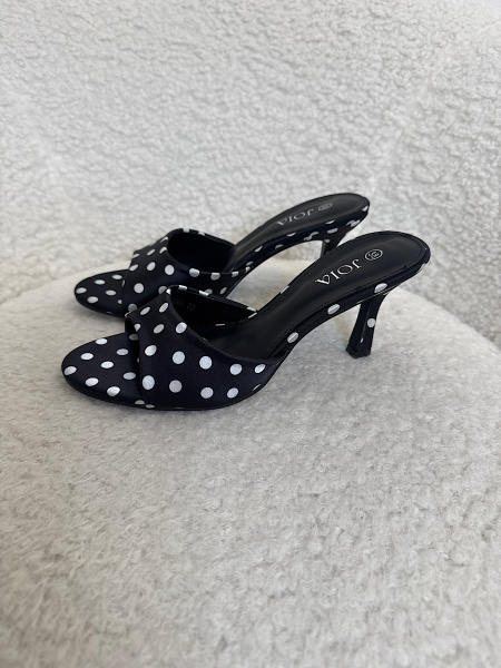 Mules à talons pois