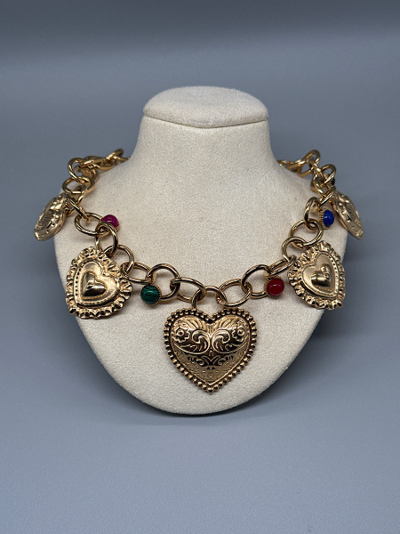 Collier à breloques coeurs
