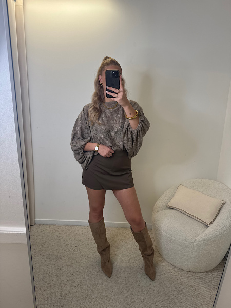 Blouse en dentelle brodée