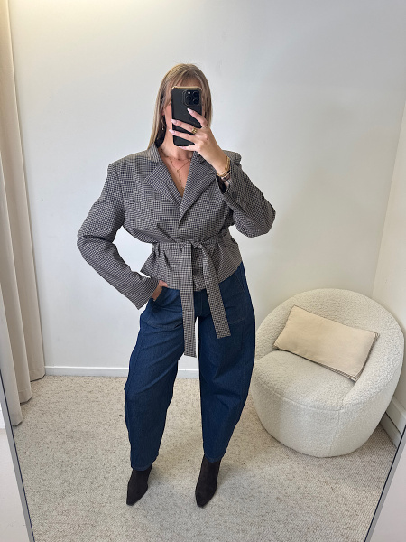Blazer ceinturé à carreaux