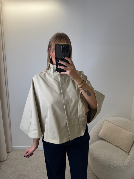 Trench cape